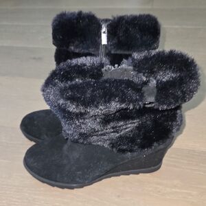 Koolaburra Black Winter Boots with Faux Fur Trim